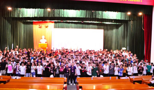 [SME-TS2024] “GẶP ĐỂ YÊU HƠN” NHỮNG IDOL TÀI NĂNG TRƯỜNG CƠ KHÍ NĂM 2024