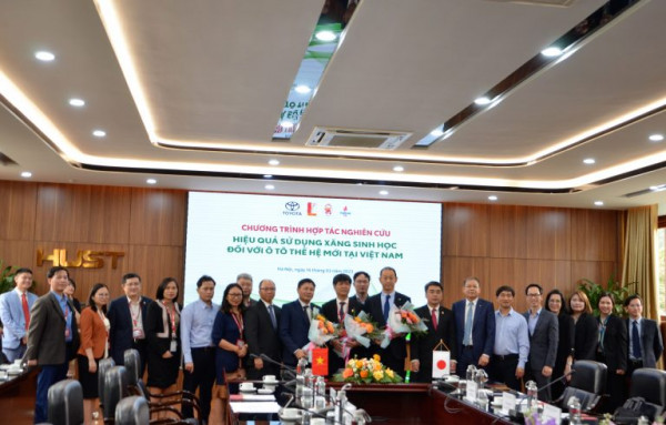 TRƯỜNG CƠ KHÍ HỢP TÁC VỚI CÔNG TY TOYOTA VIỆT NAM VÀ CÔNG TY HÓA DẦU BÌNH SƠN TRIỂN KHAI DỰ ÁN NGHIÊN CỨU NHIÊN LIỆU SINH HỌC