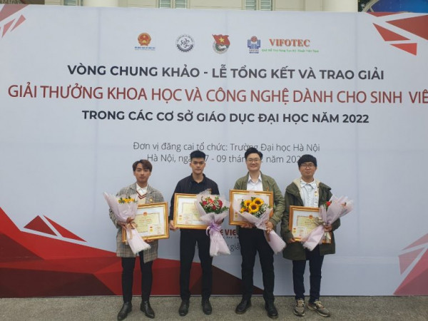 TỰ HÀO SINH VIÊN CƠ KHÍ YÊU NGHIÊN CỨU KHOA HỌC
