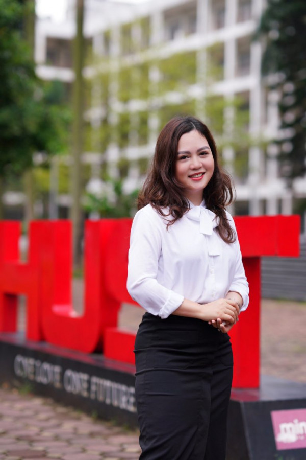 TS. GVC. NGUYỄN THỊ VÂN HƯƠNG