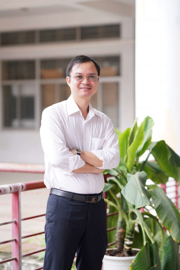 TS. Nhã Tường Linh