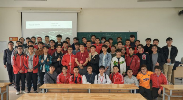 TRƯỜNG CƠ KHÍ TỔ CHỨC HỌP LỚP CHO SINH VIÊN KỲ 2022-1