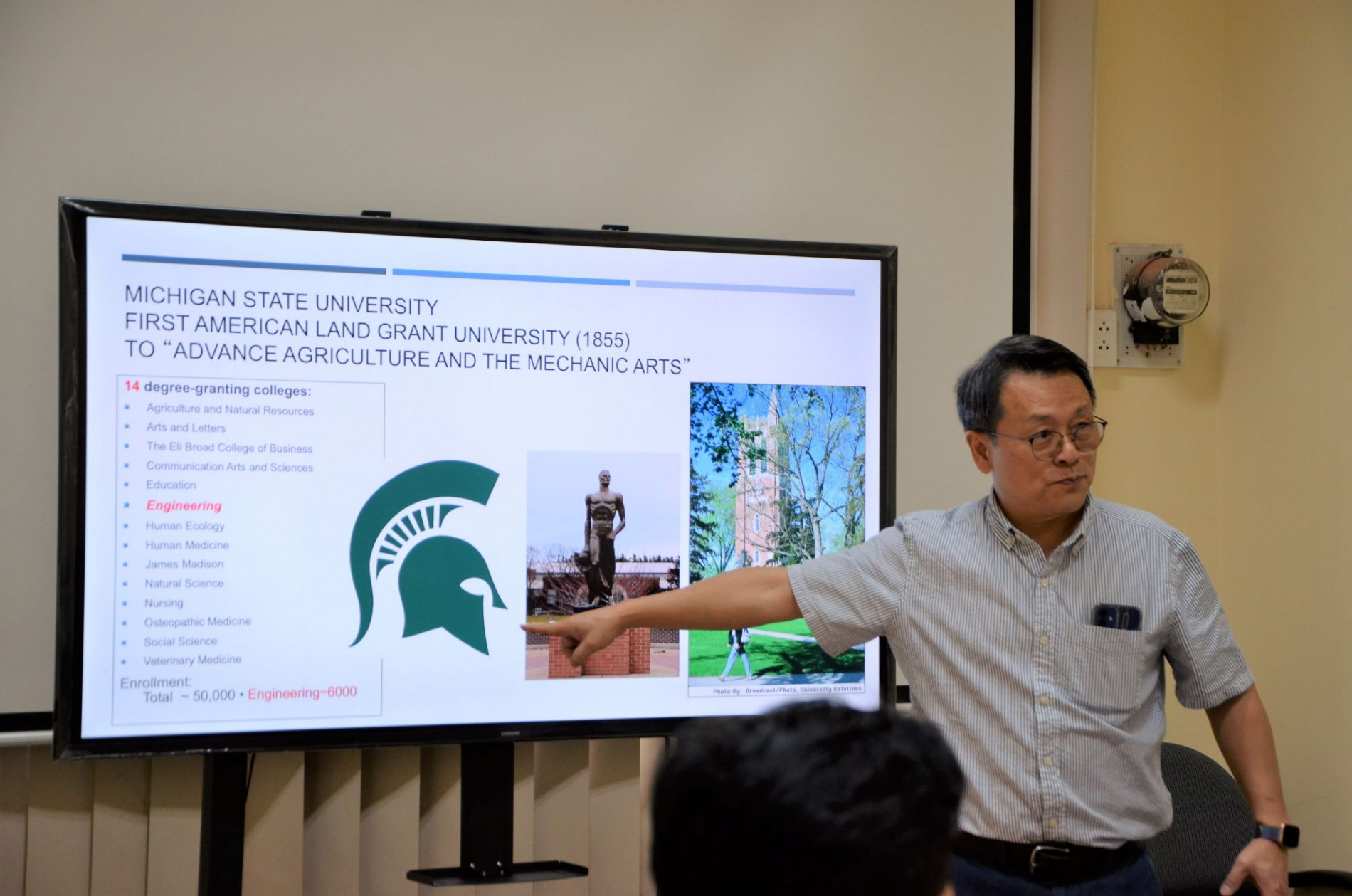 DSC 0025aa 2048x1356