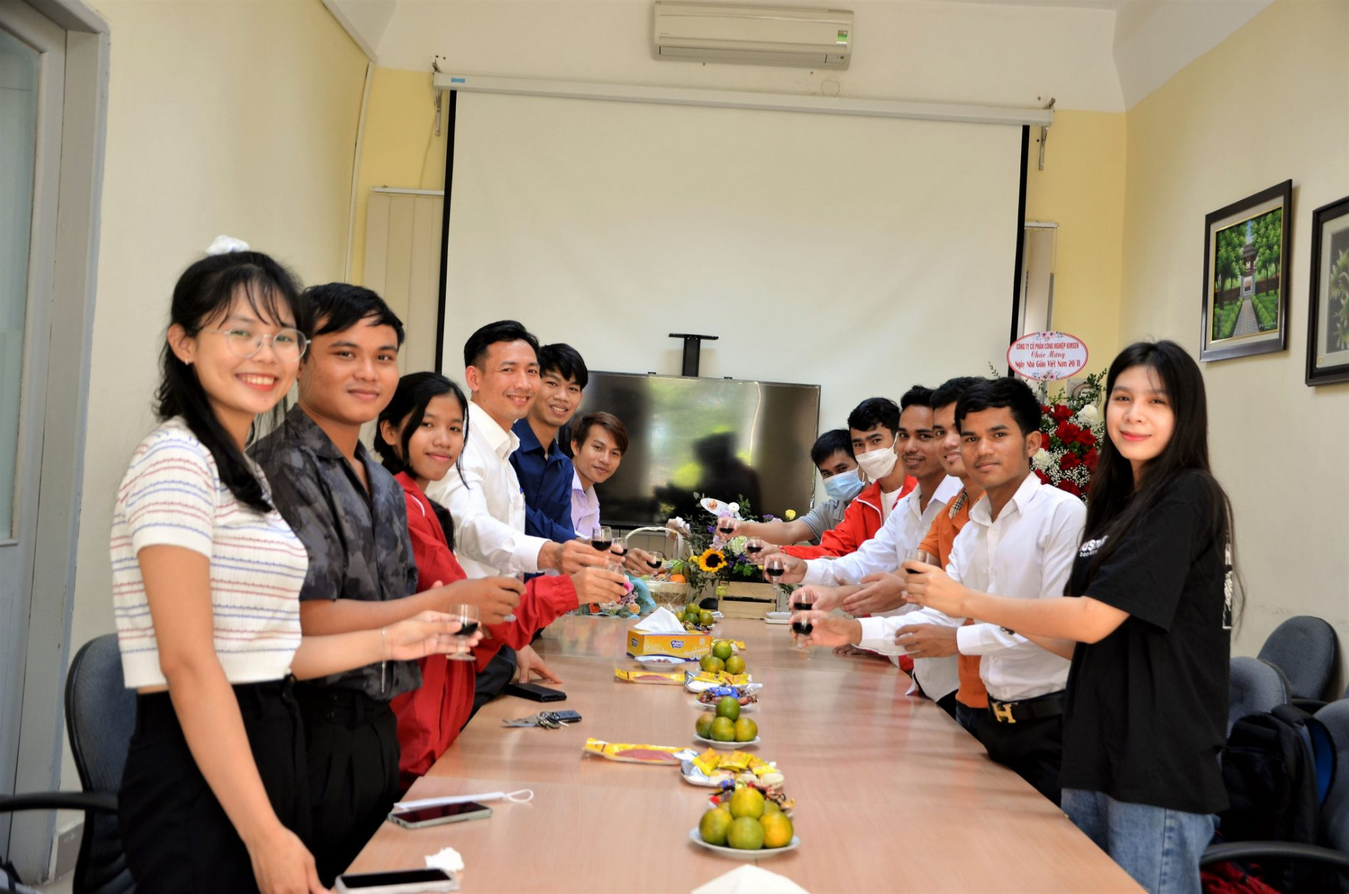 DSC 0049ab 2048x1357