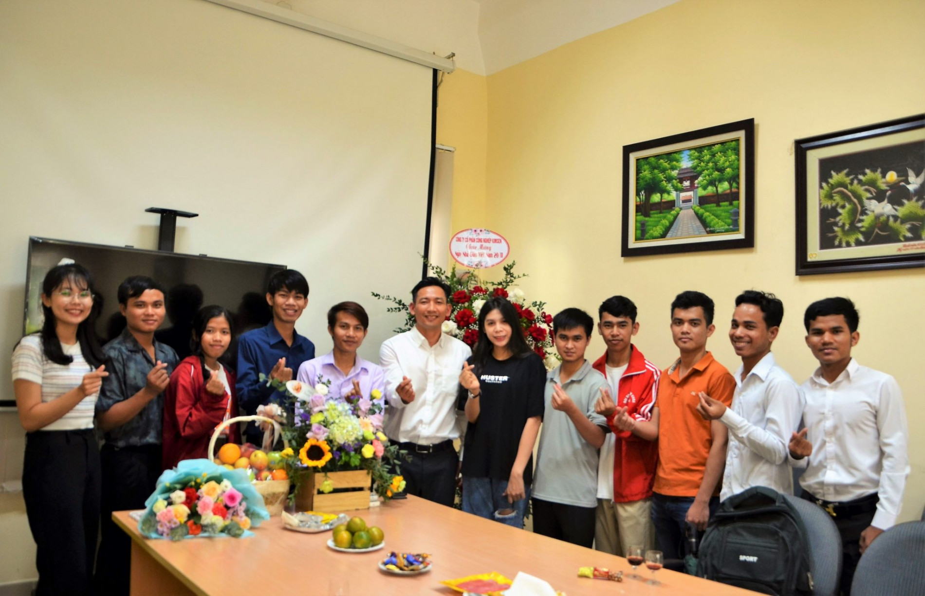 DSC 0060abc 2048x1320