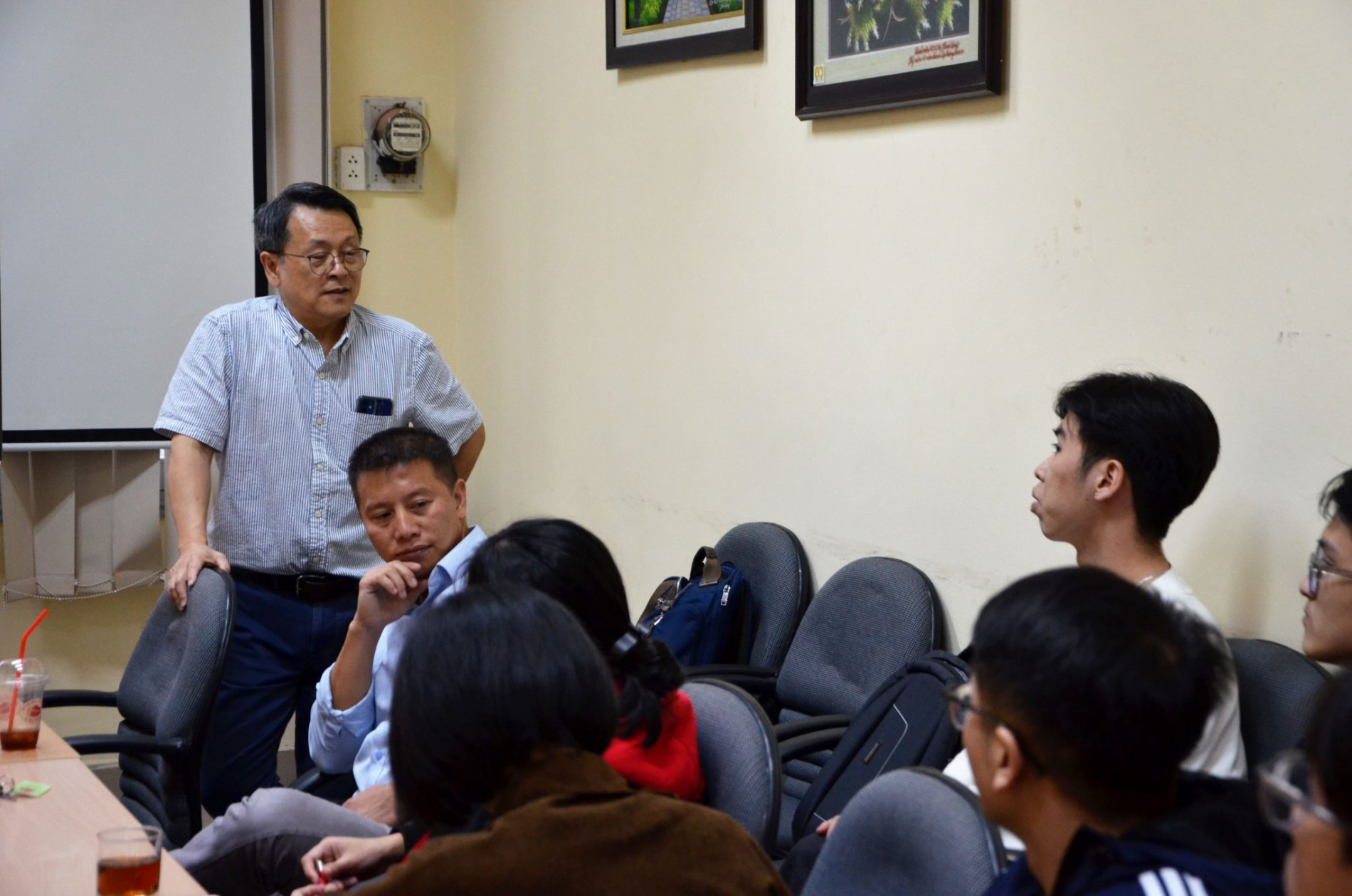 DSC 0074aa 2048x1356