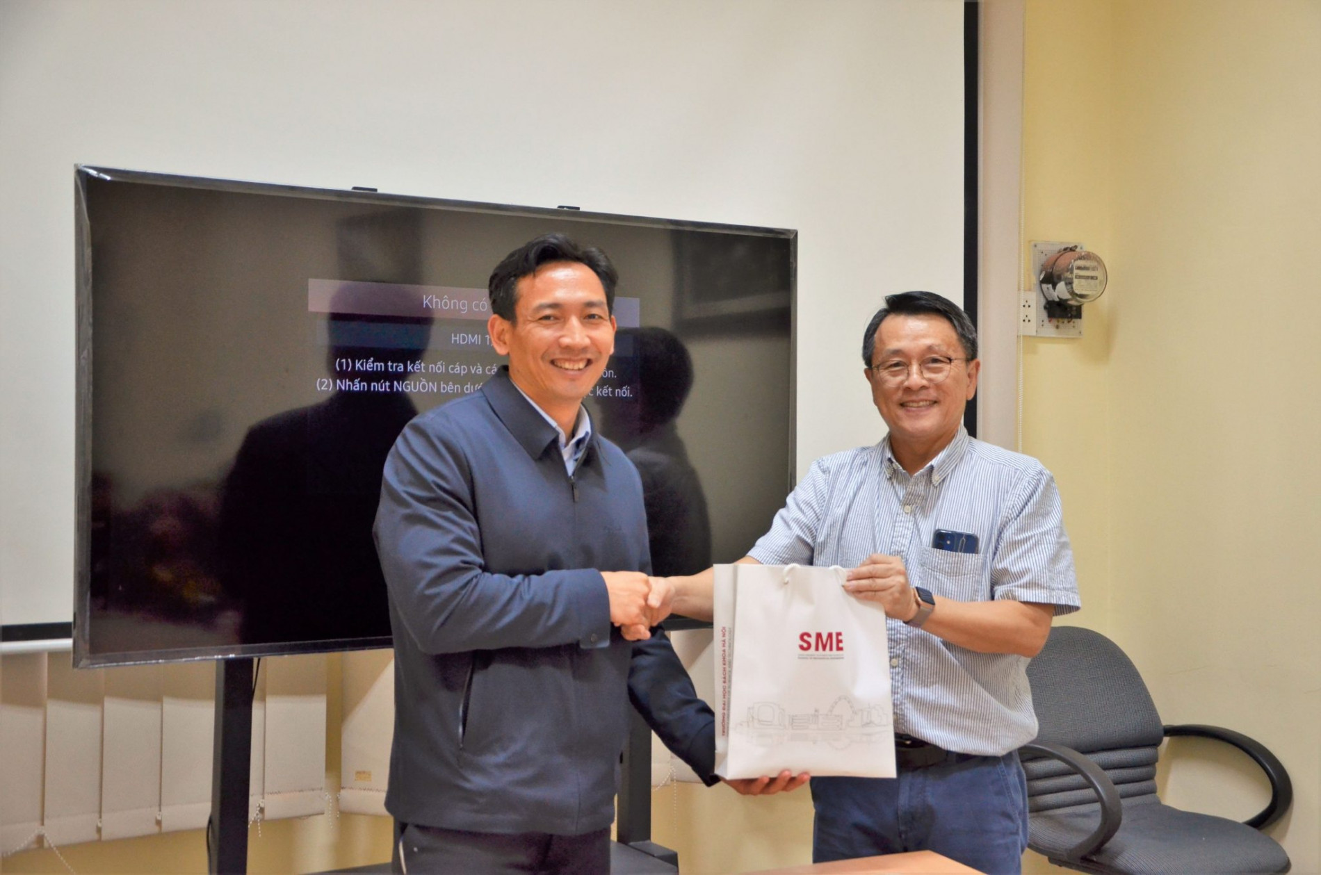 DSC 0078aa 2048x1356