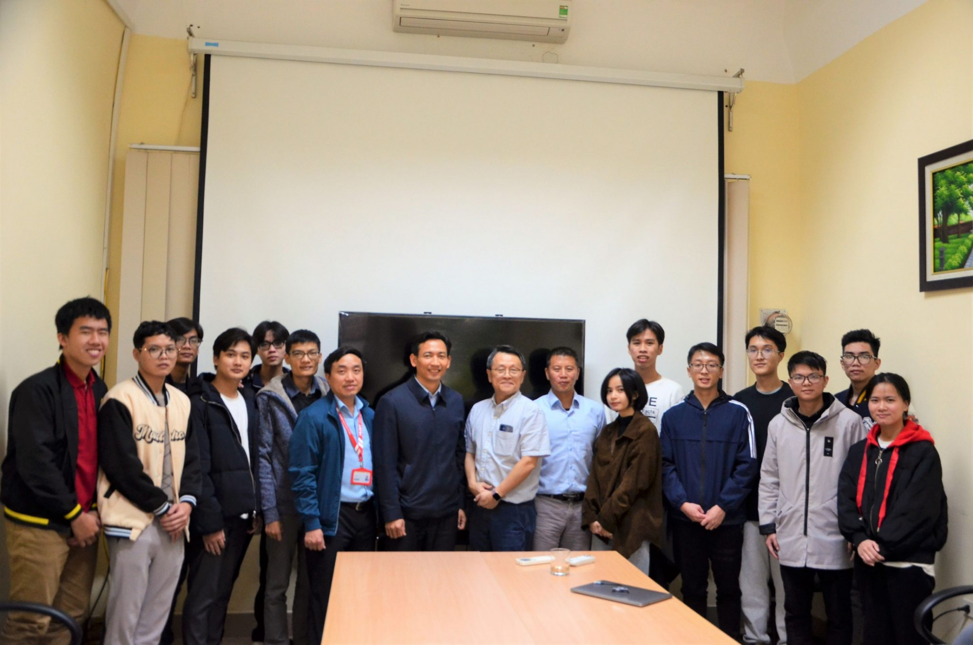 DSC 0084aa 2048x1356