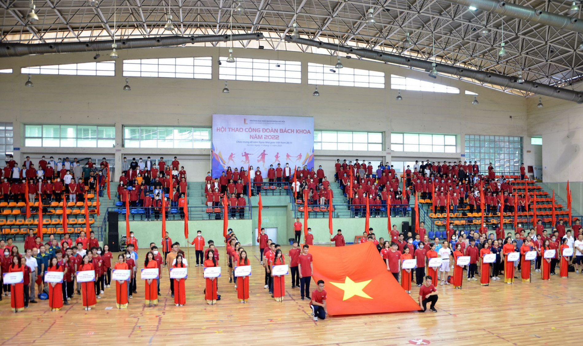 DSC 0103ab 2048x1218