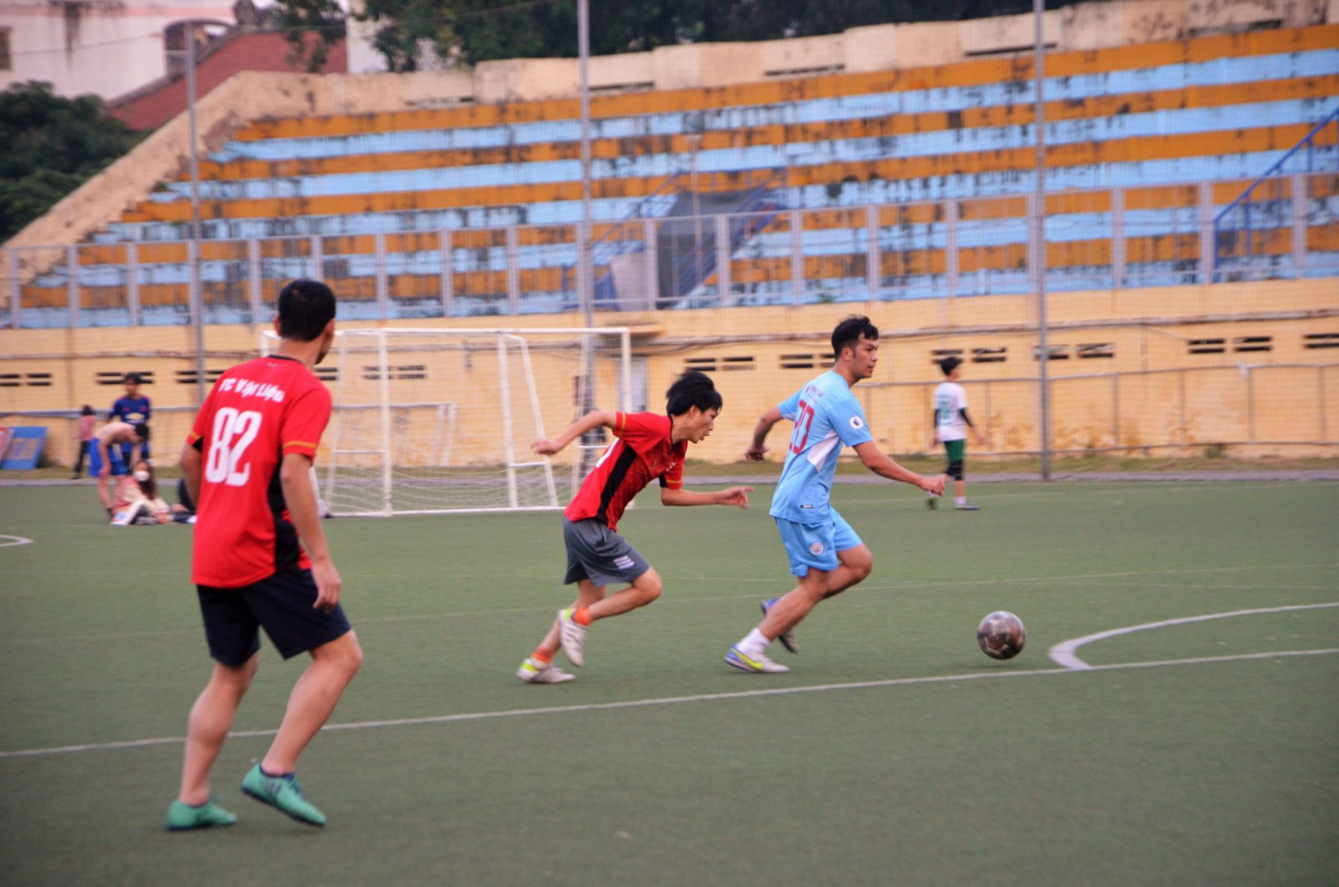 DSC 0137ab 2048x1357