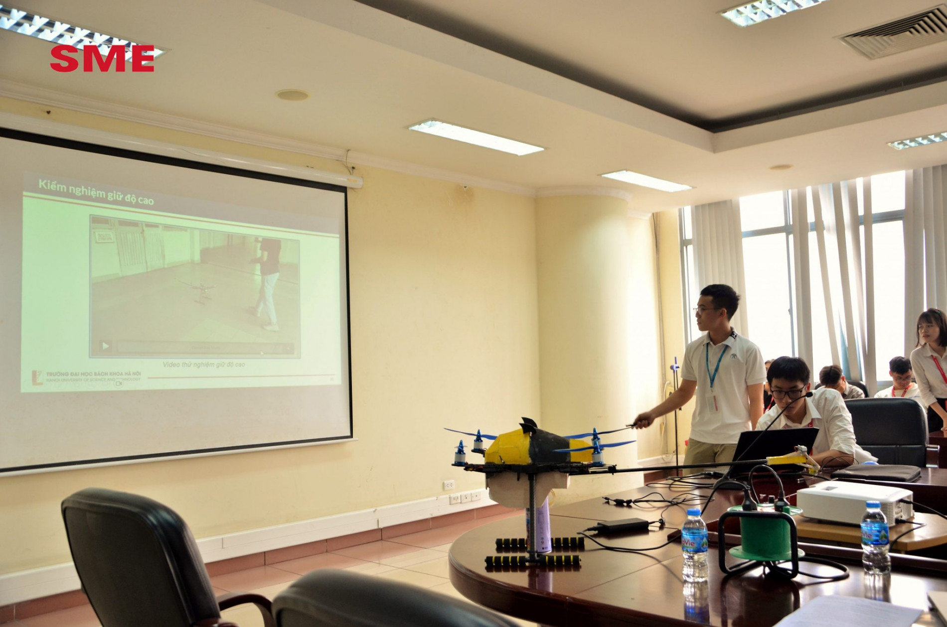 DSC 0138a copy1 2048x1356