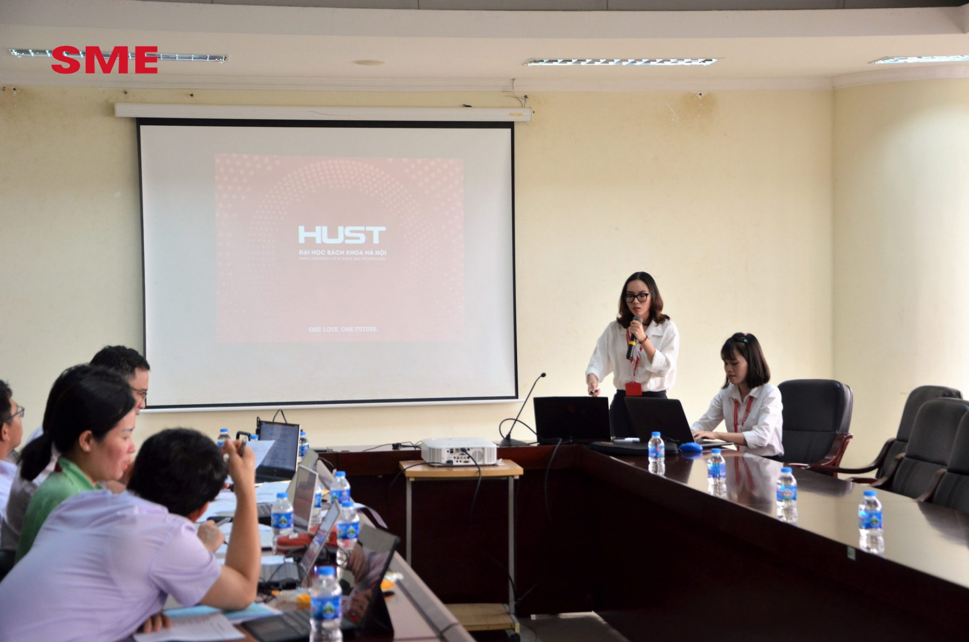 DSC 0148a copy1 2048x1356