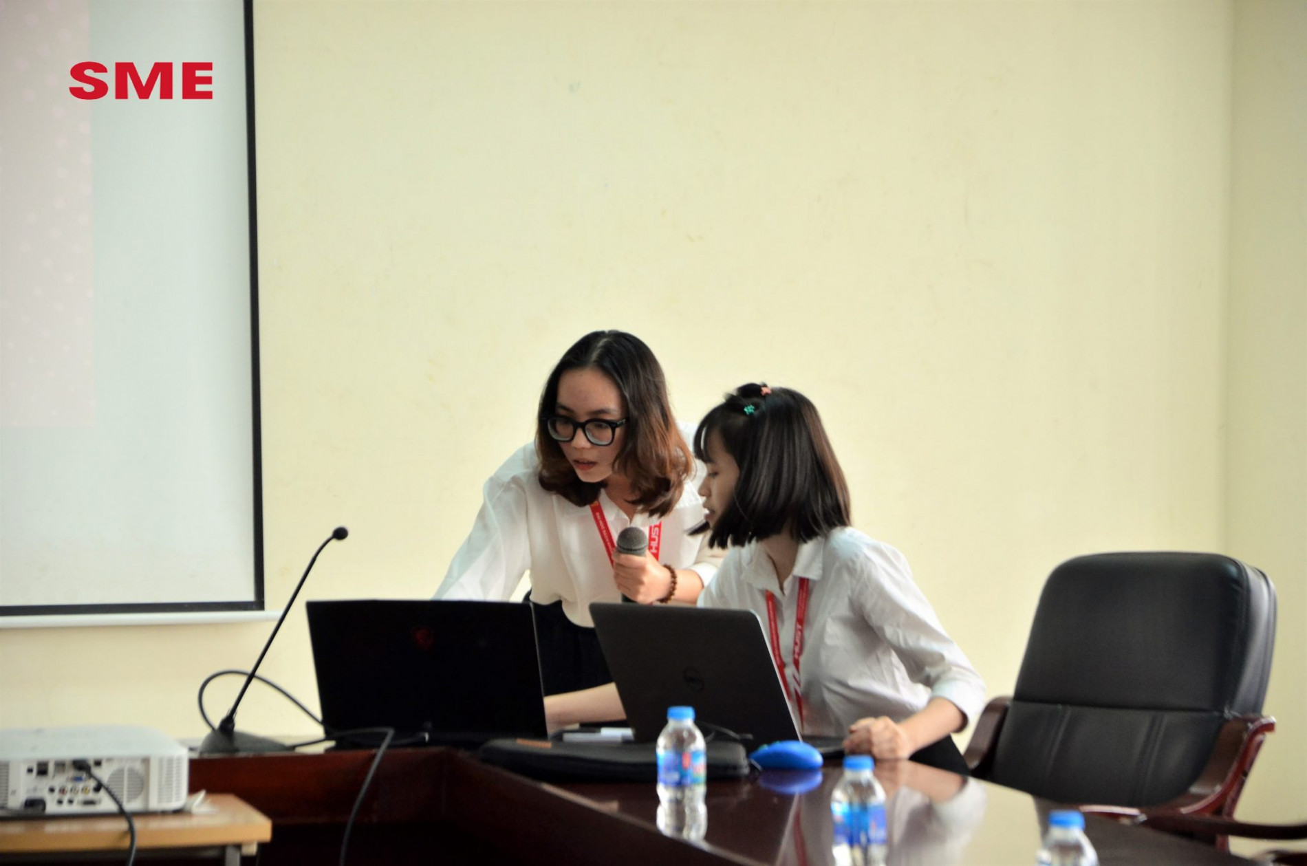 DSC 0149a copy1 2048x1356