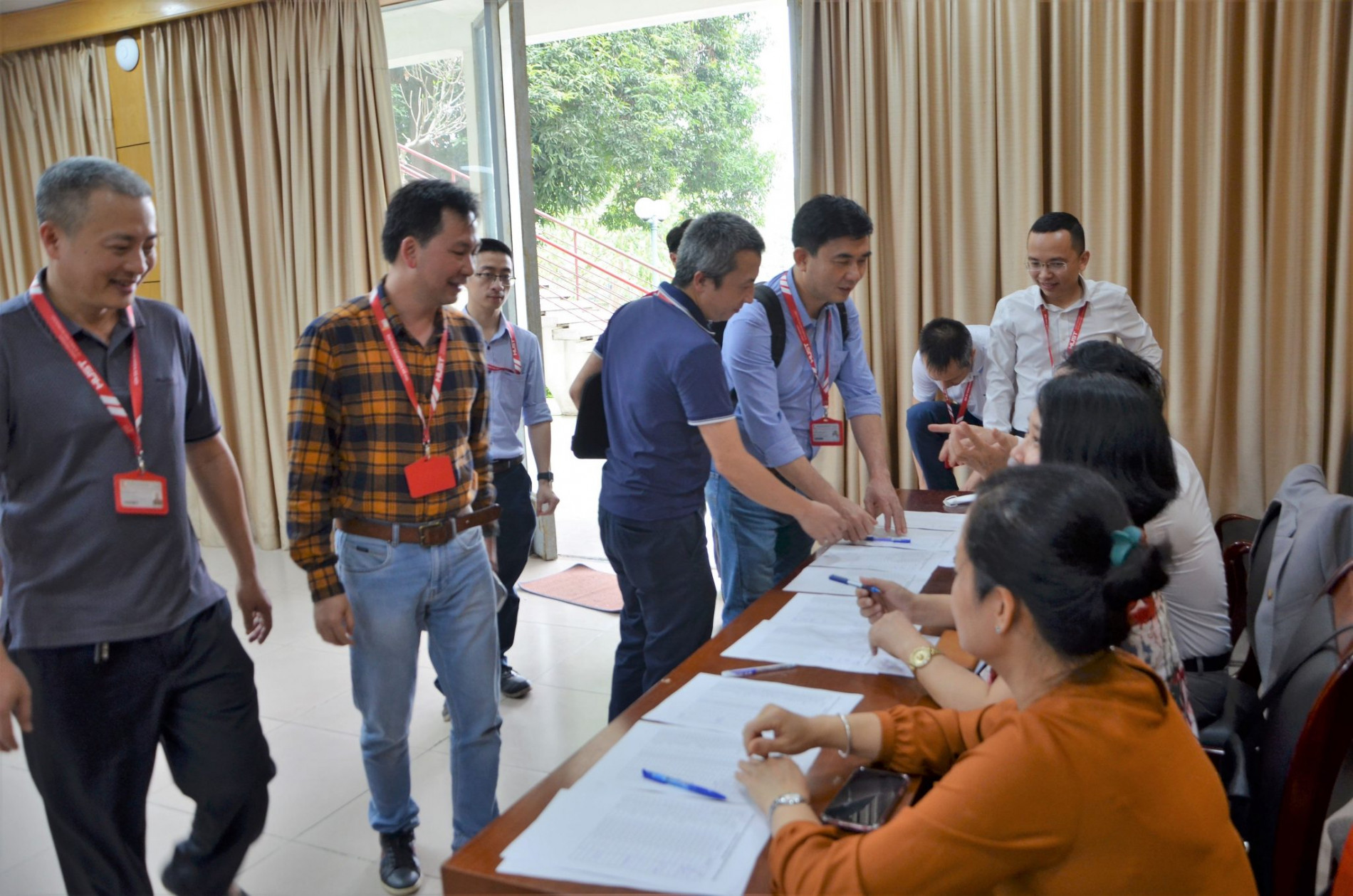 DSC 0155aa 2048x1356