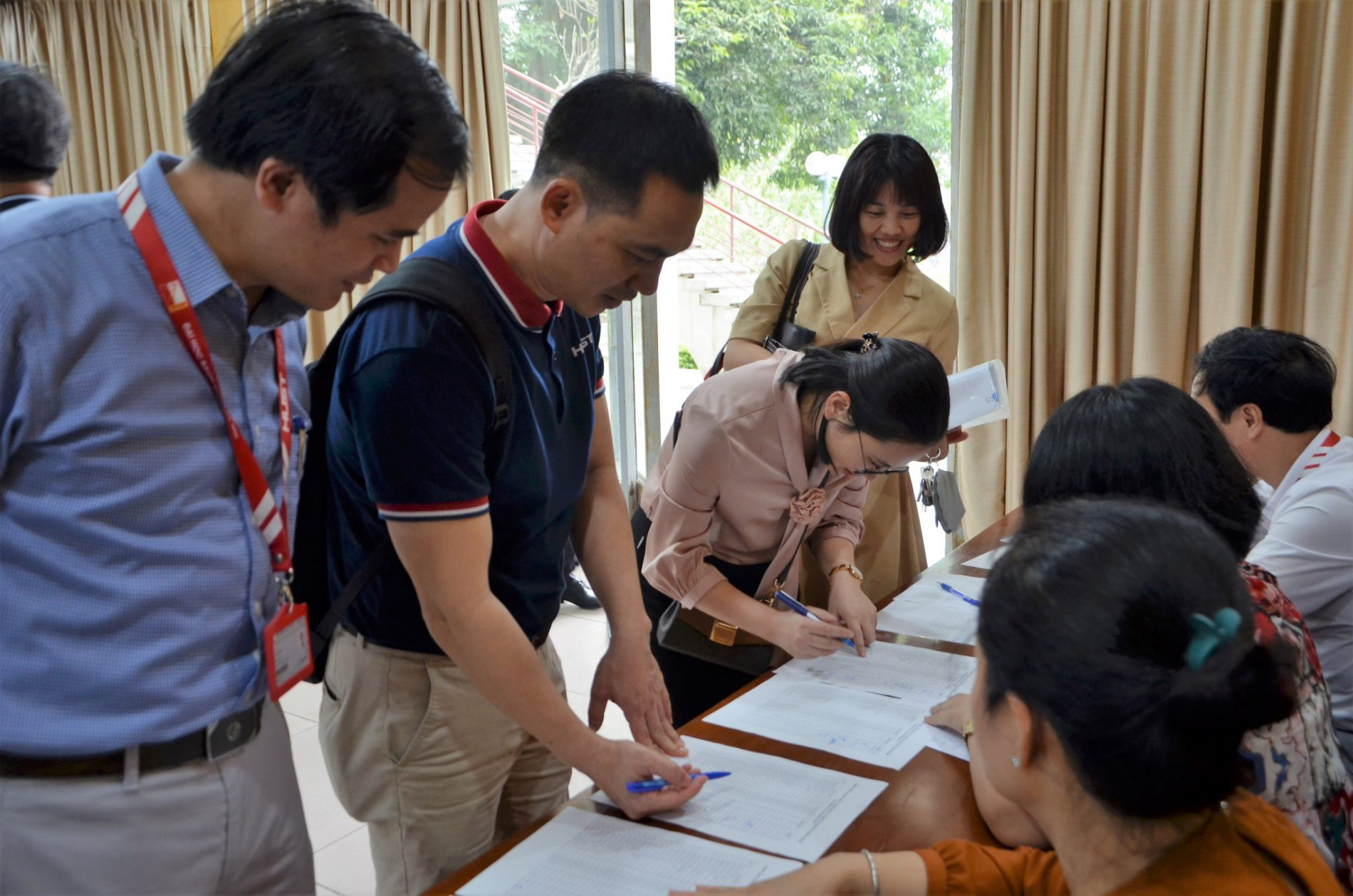 DSC 0161aa 2048x1356