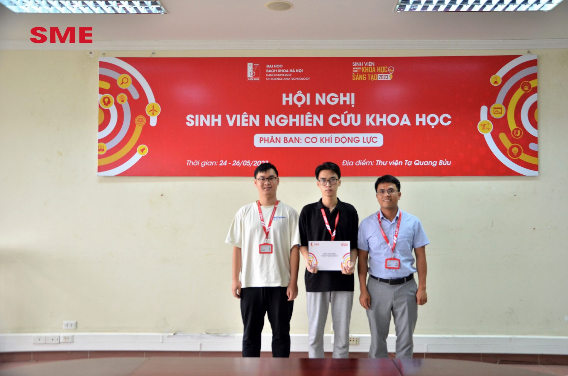 DSC 0173a copy1 2048x1356