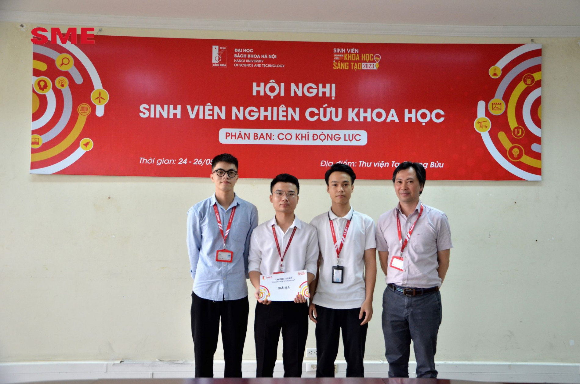 DSC 0183a copy1 2048x1356