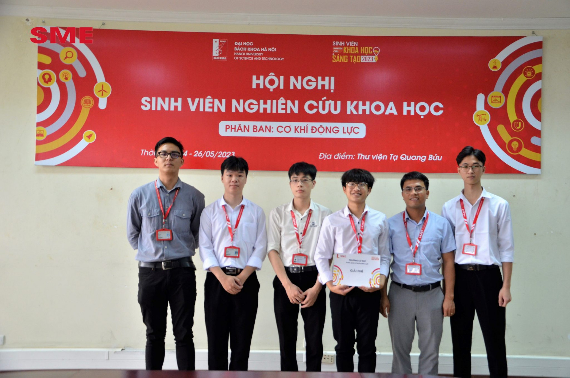 DSC 0189a copy1 2048x1356