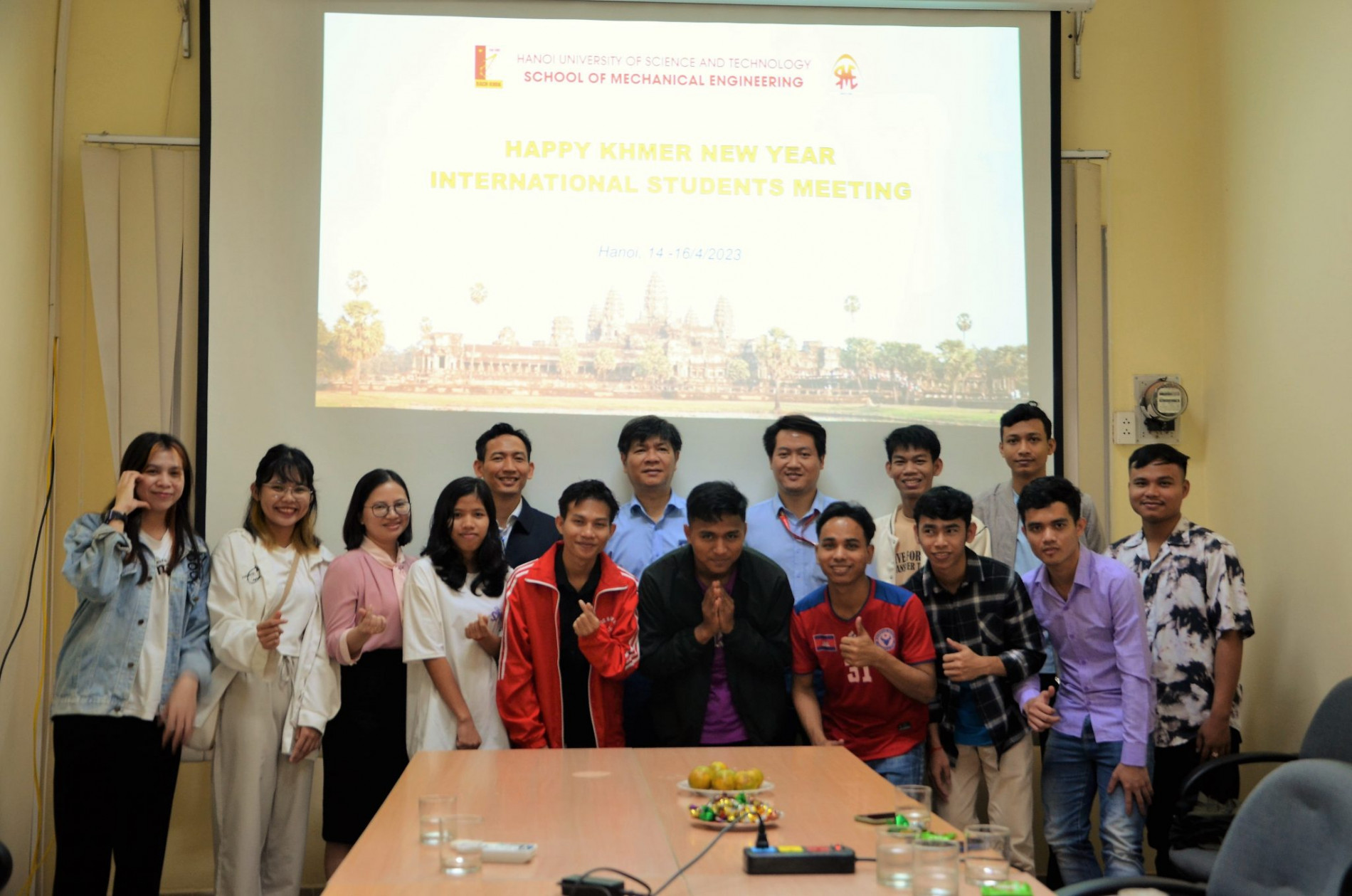 DSC 0190aa 2048x1356