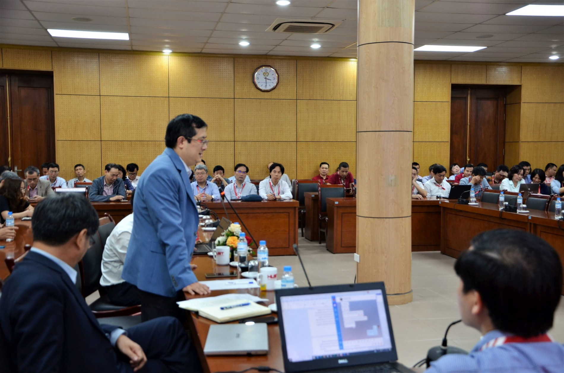 DSC 0217aa 2048x1356