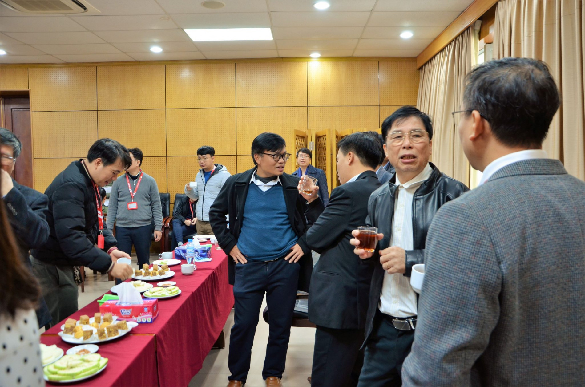 DSC 0217ab 2048x1356