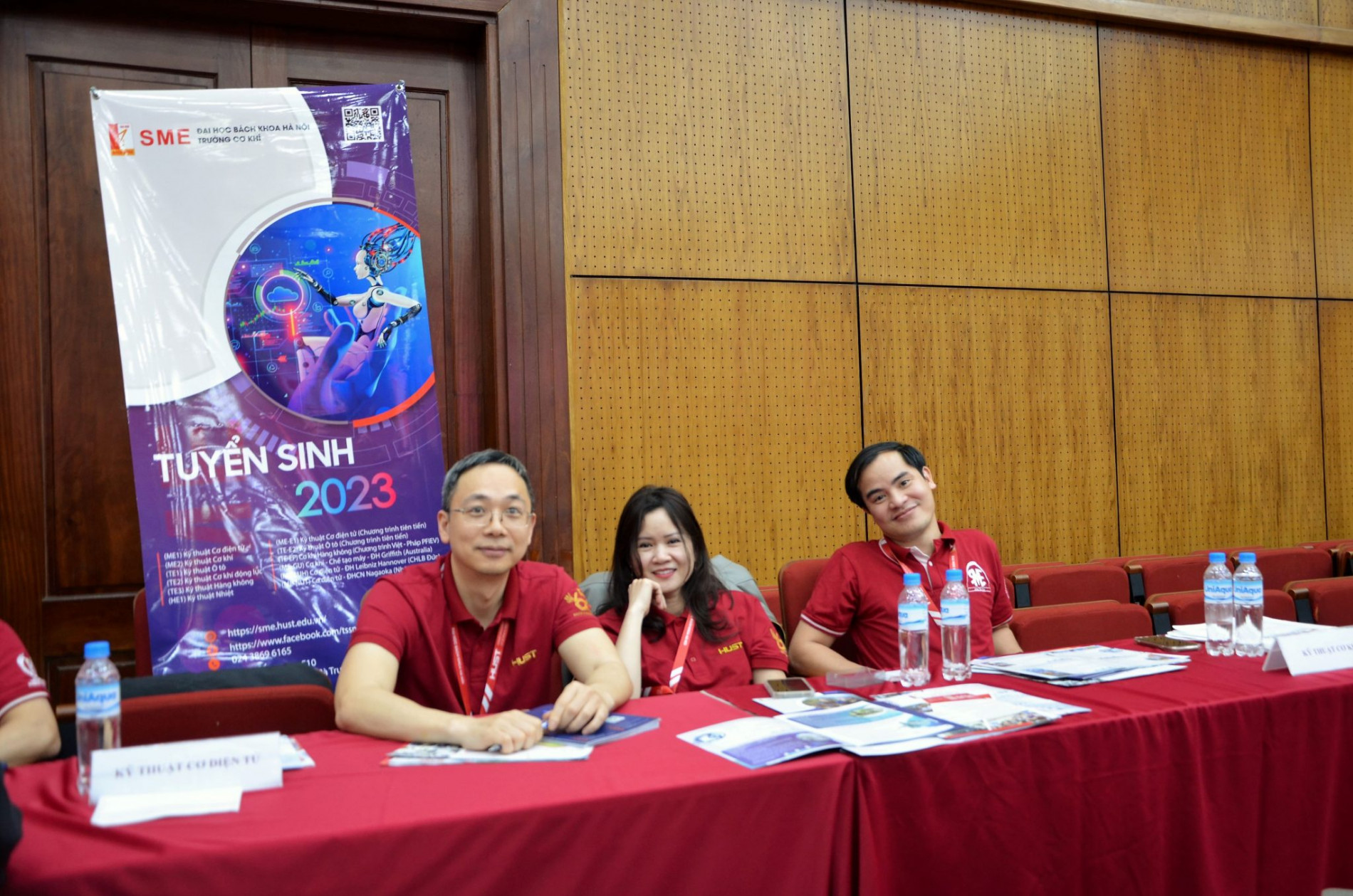 DSC 0231aa 2048x1356