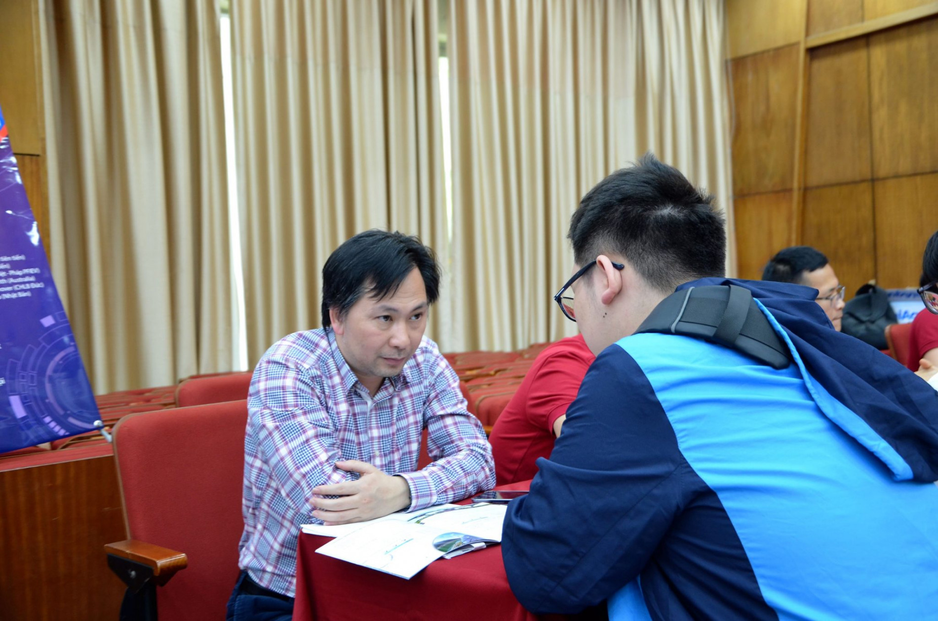 DSC 0237aa 2048x1356