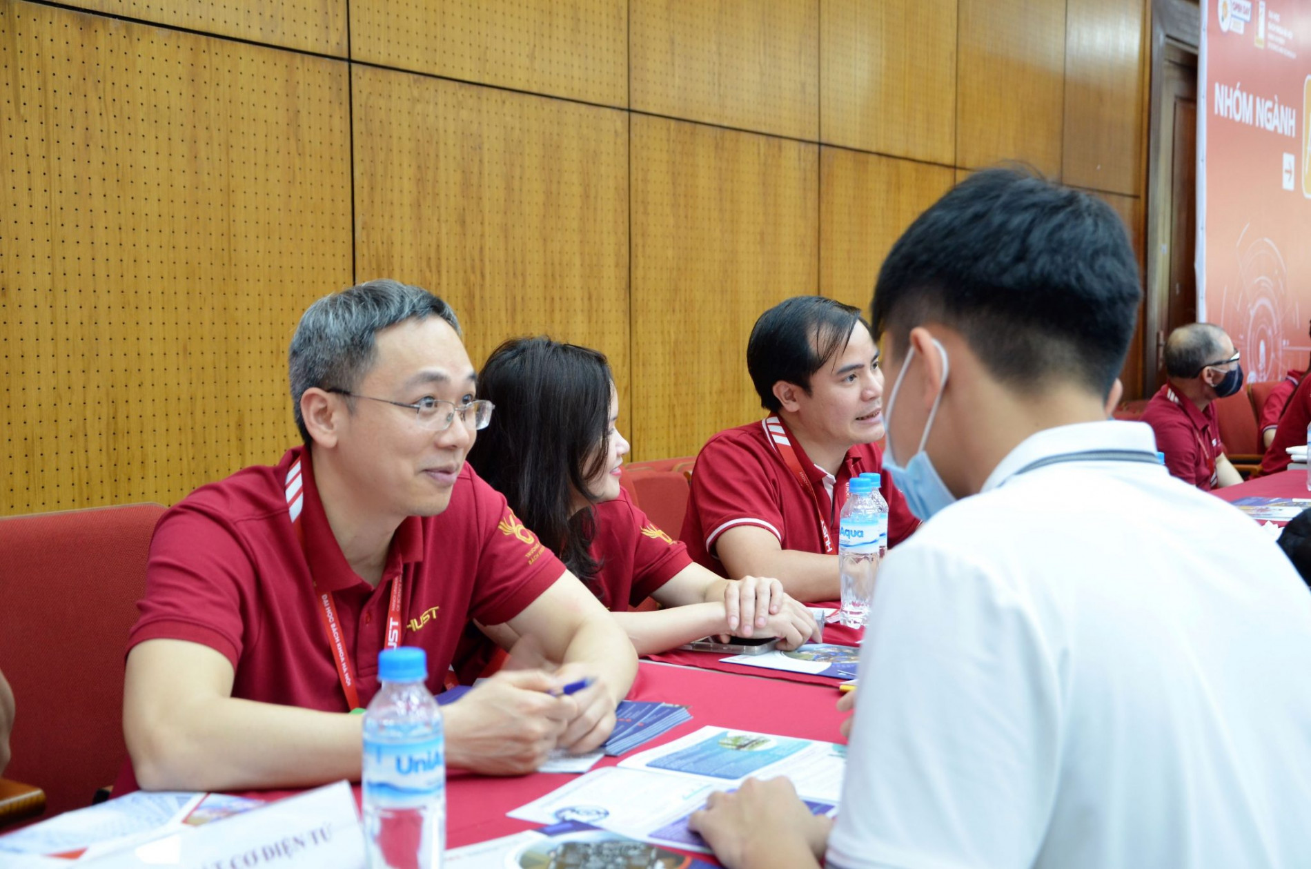 DSC 0245az 2048x1356