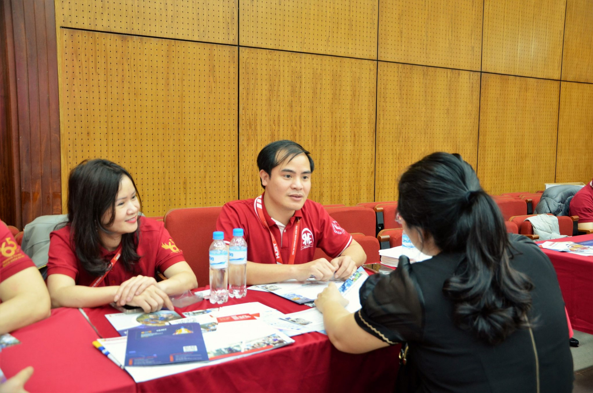 DSC 0248aa 2048x1356