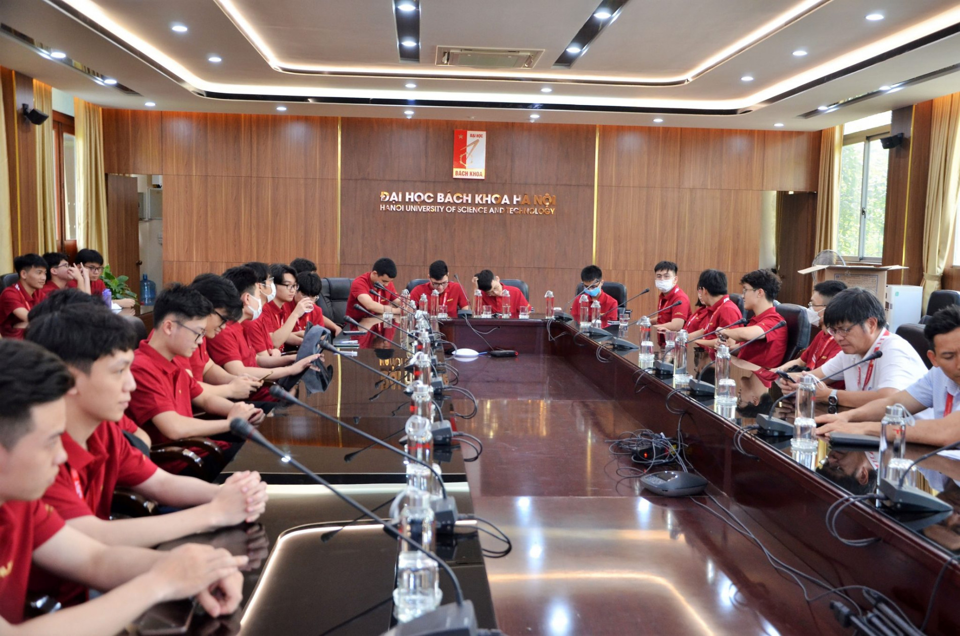 DSC 0261aa 2048x1356