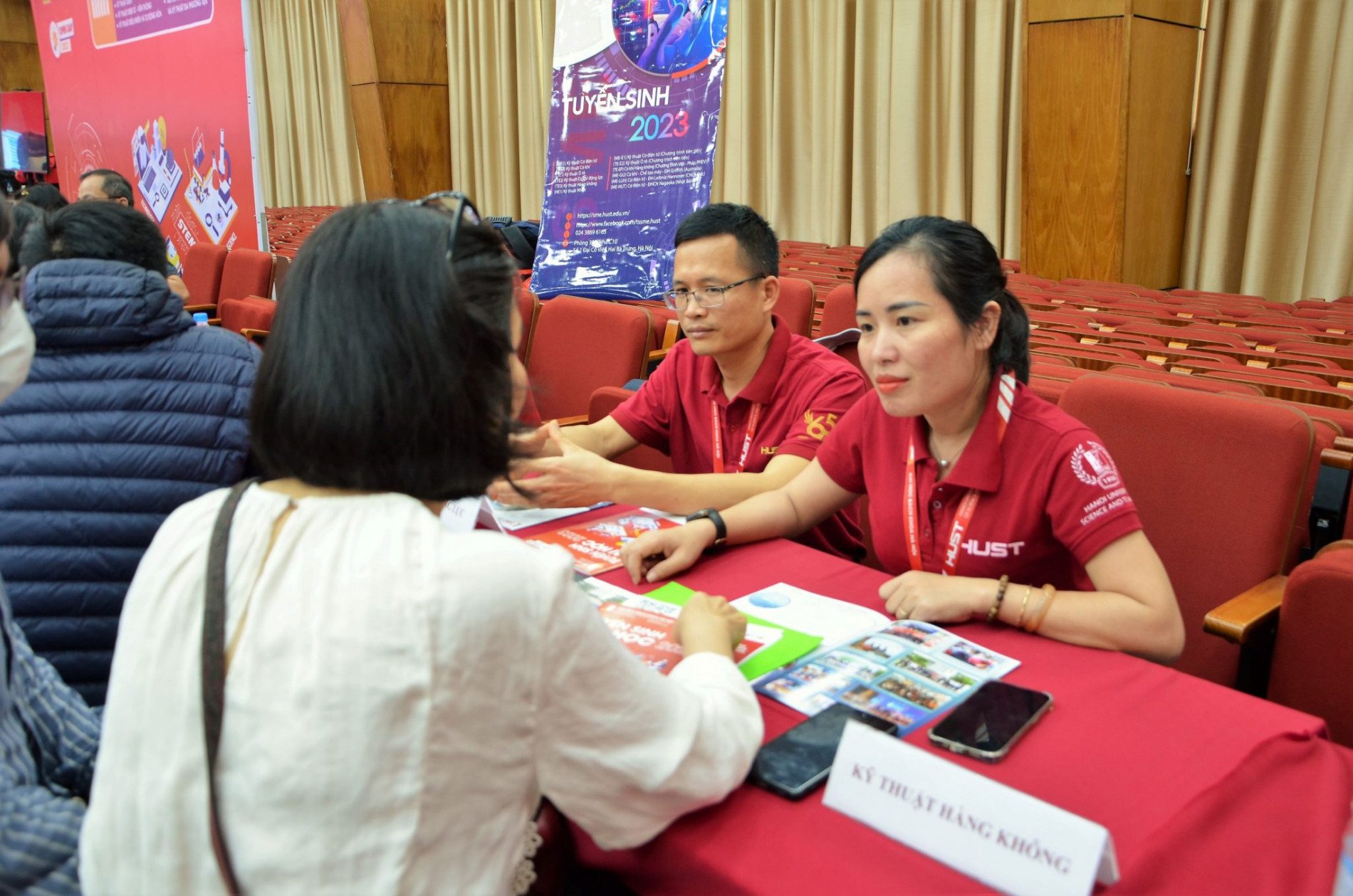 DSC 0262aA 2048x1356