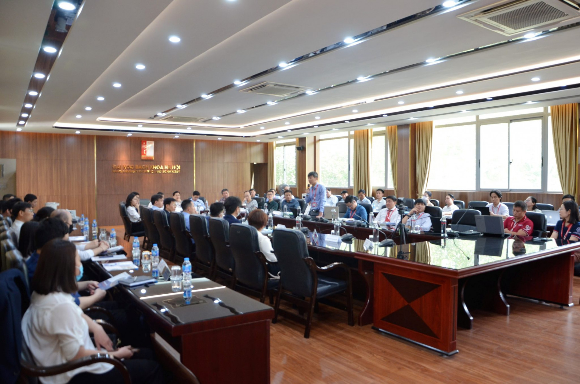 DSC 0273aa 2048x1356