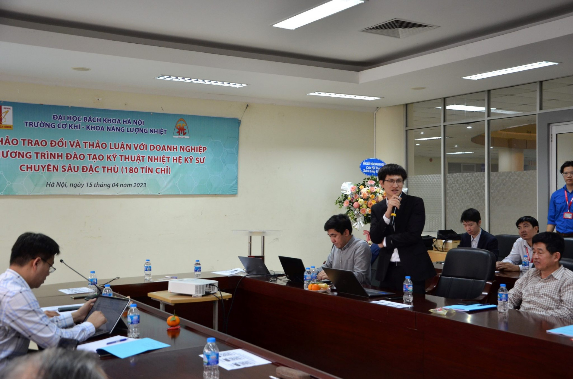 DSC 0277aa 2048x1356