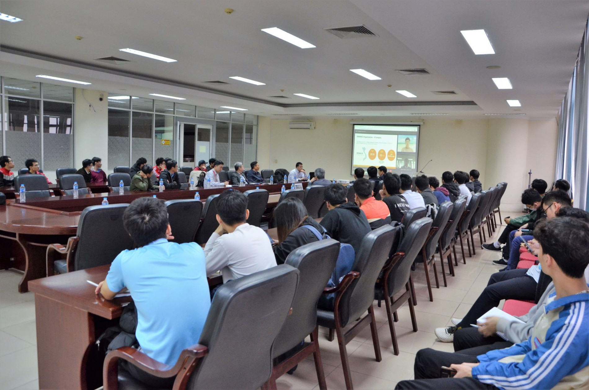 DSC 0289az 2048x1356