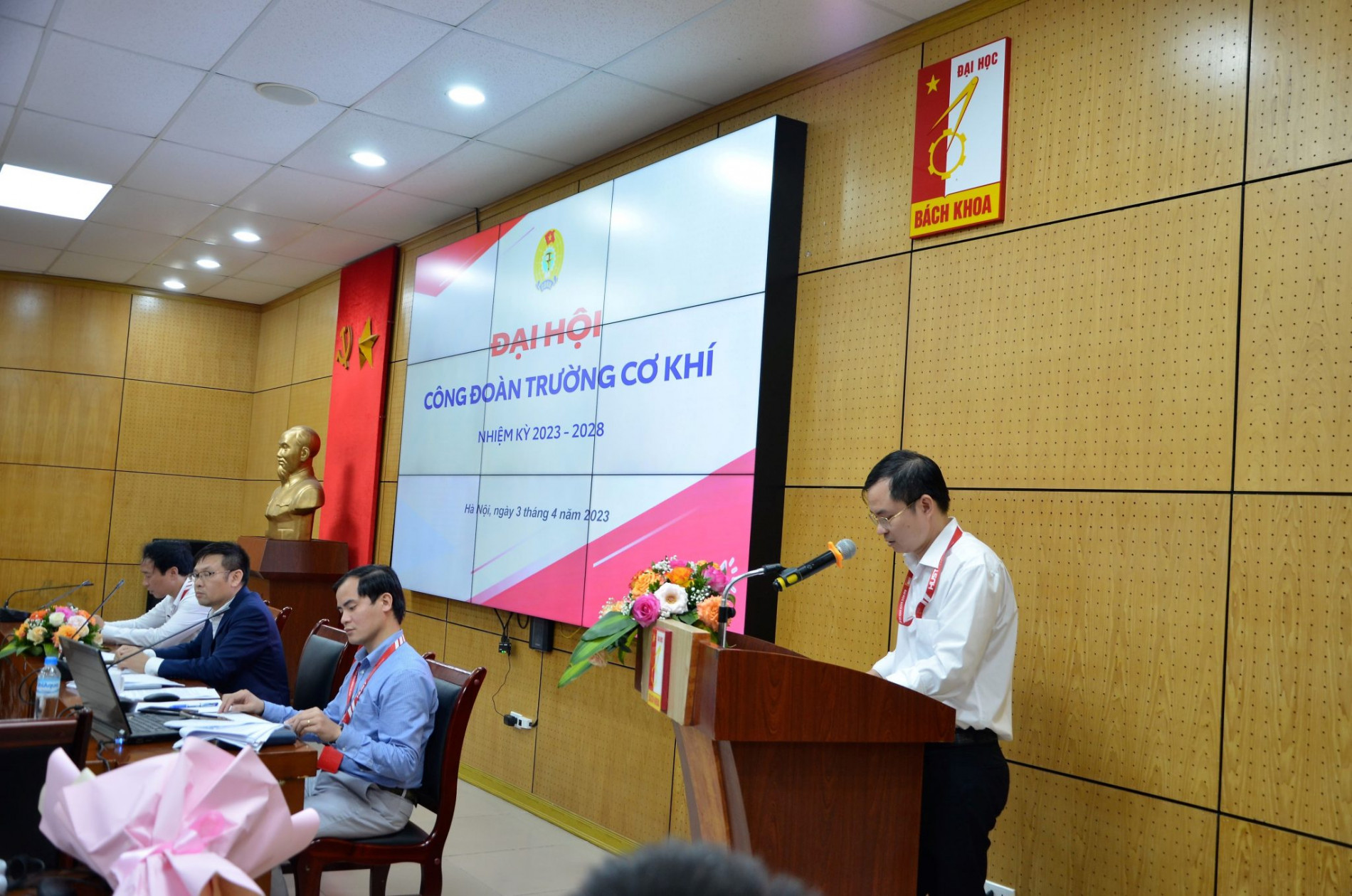 DSC 0292aa 2048x1356