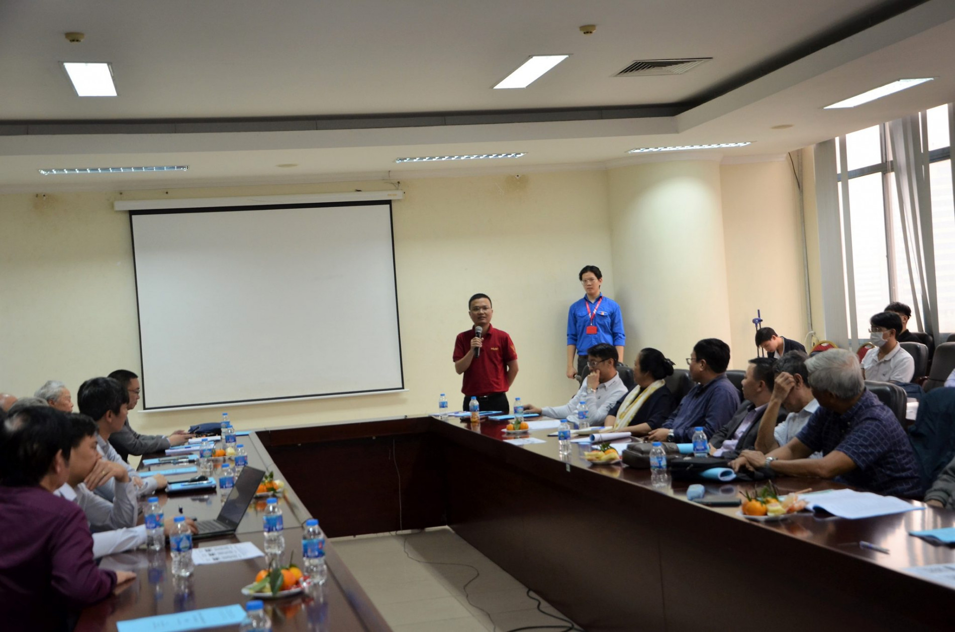 DSC 0300aa 2048x1356