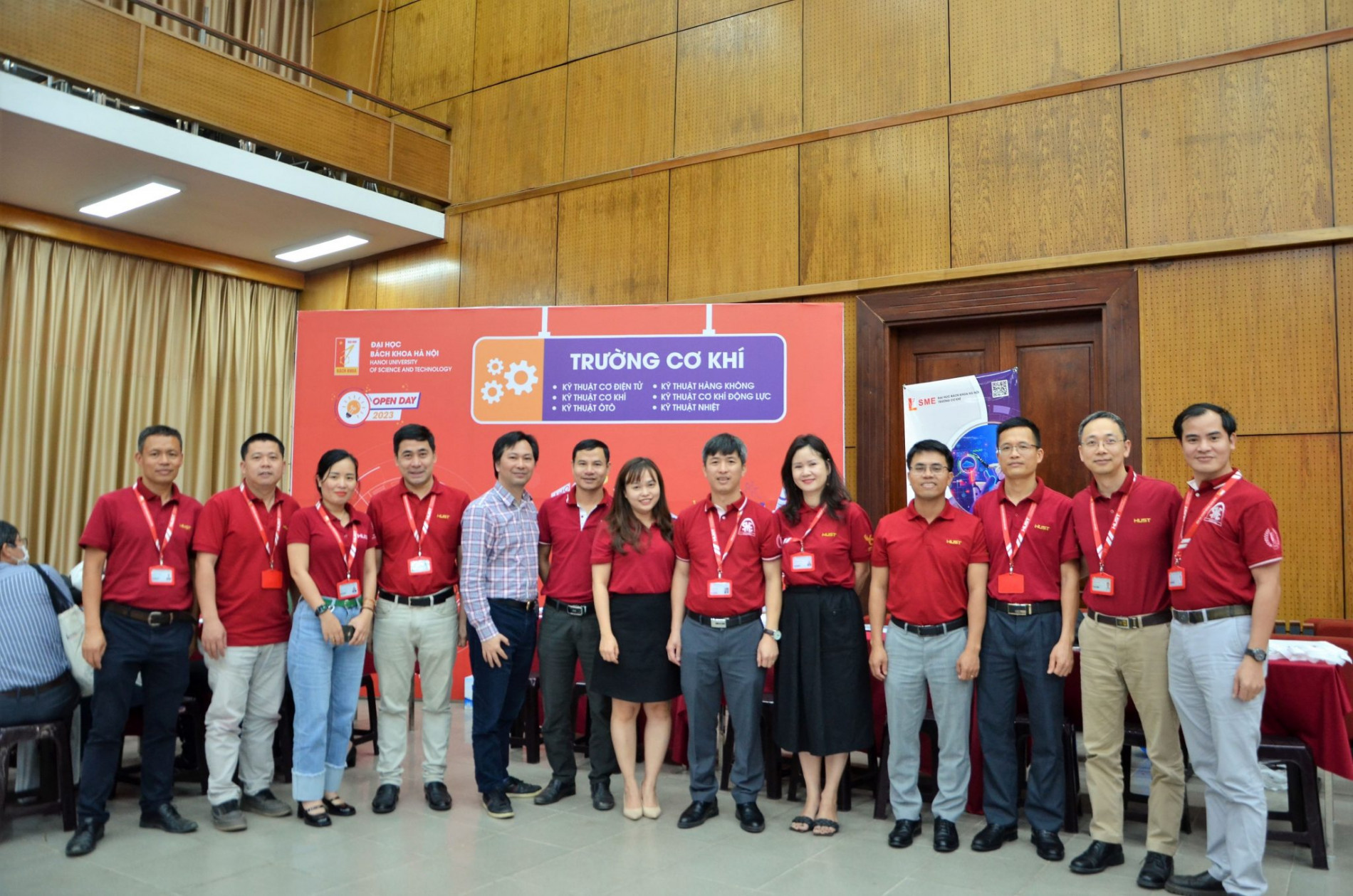 DSC 0306aa 2048x1356