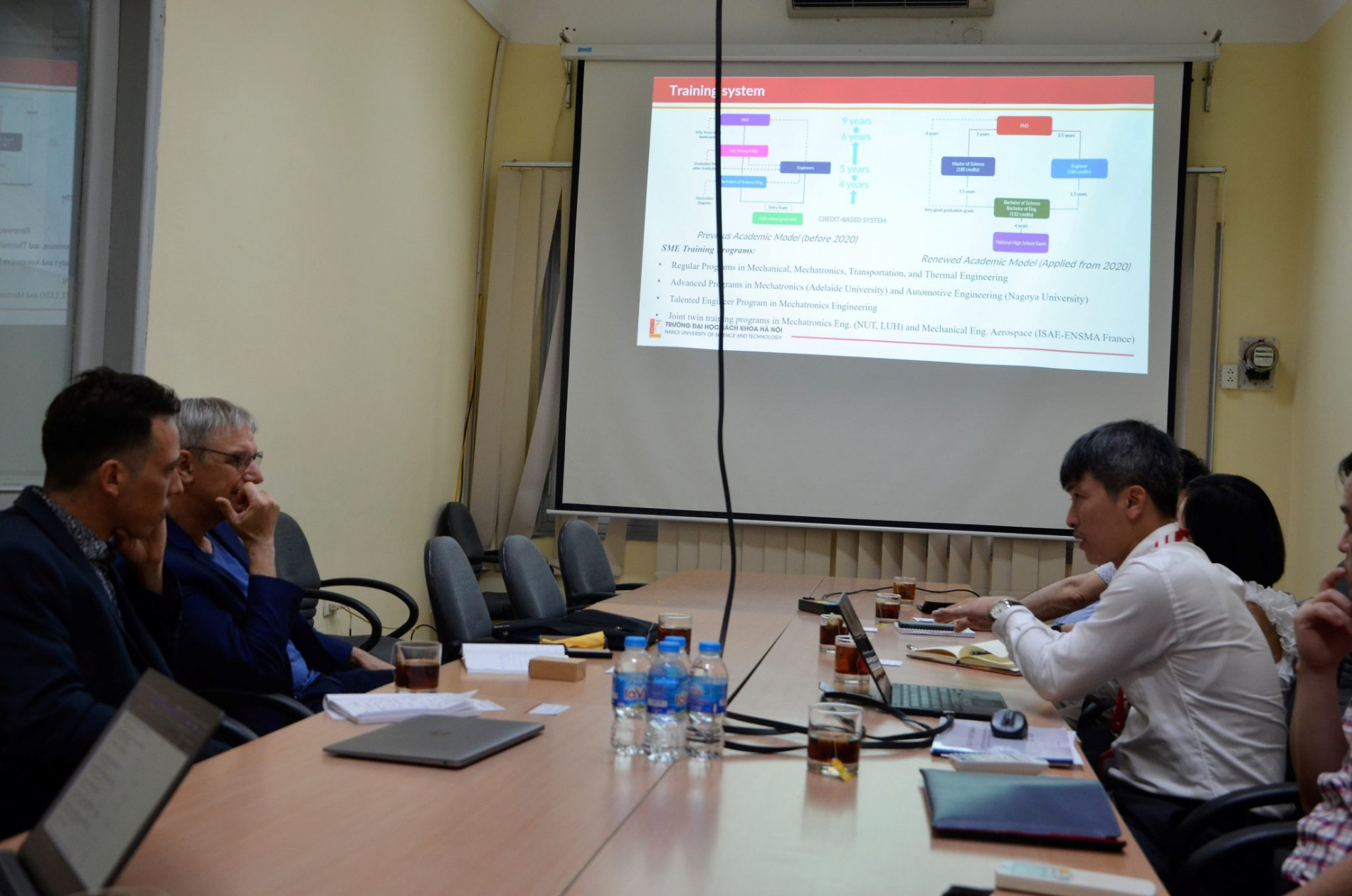 DSC 0306aa 2048x1356