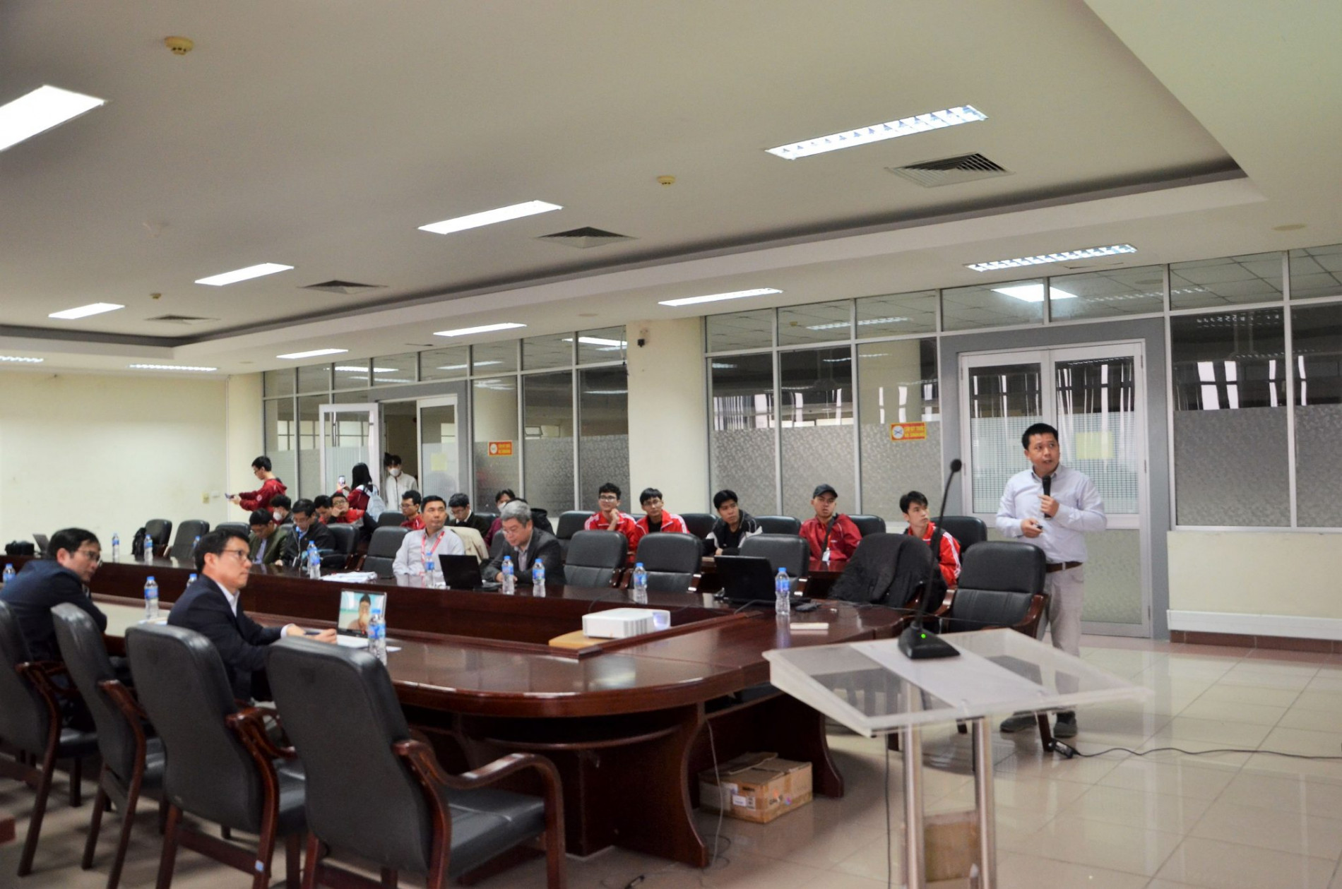 DSC 0315aa 2048x1357