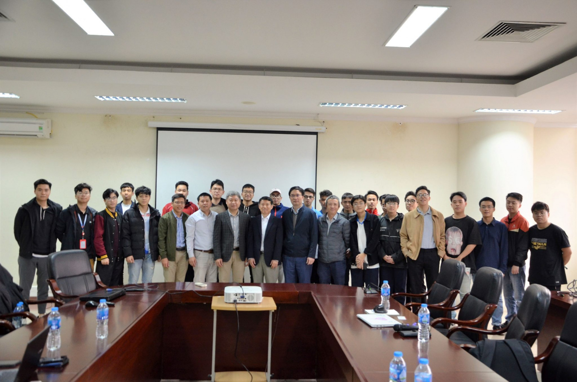 DSC 0320aB 2048x1356