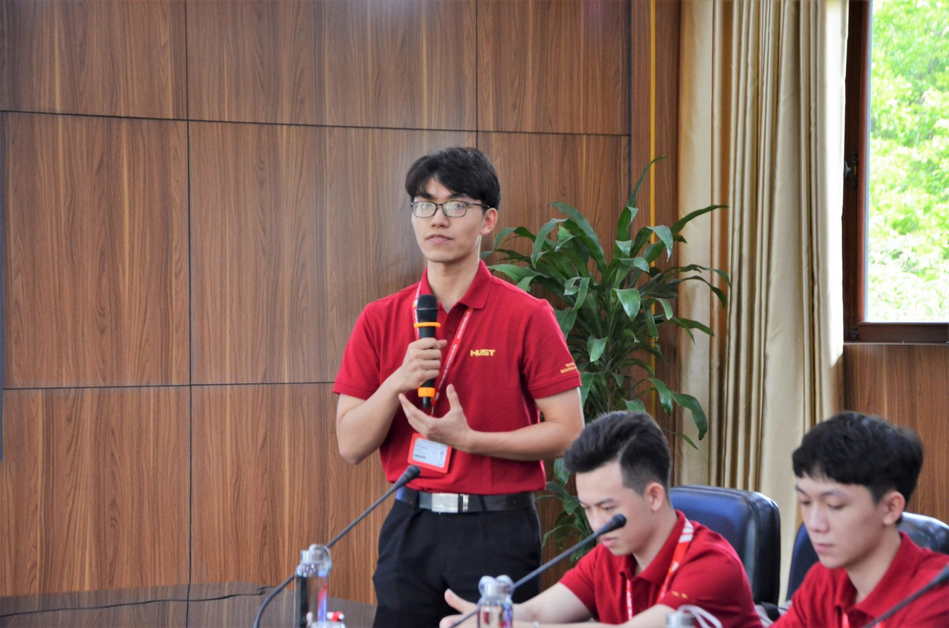 DSC 0327aa 2048x1356