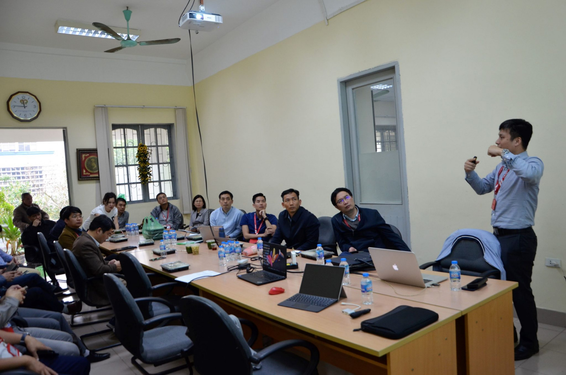 DSC 0354ab 2048x1356