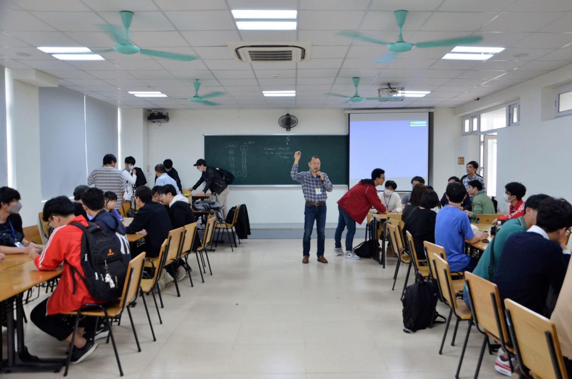 DSC 0368ab 2048x1356