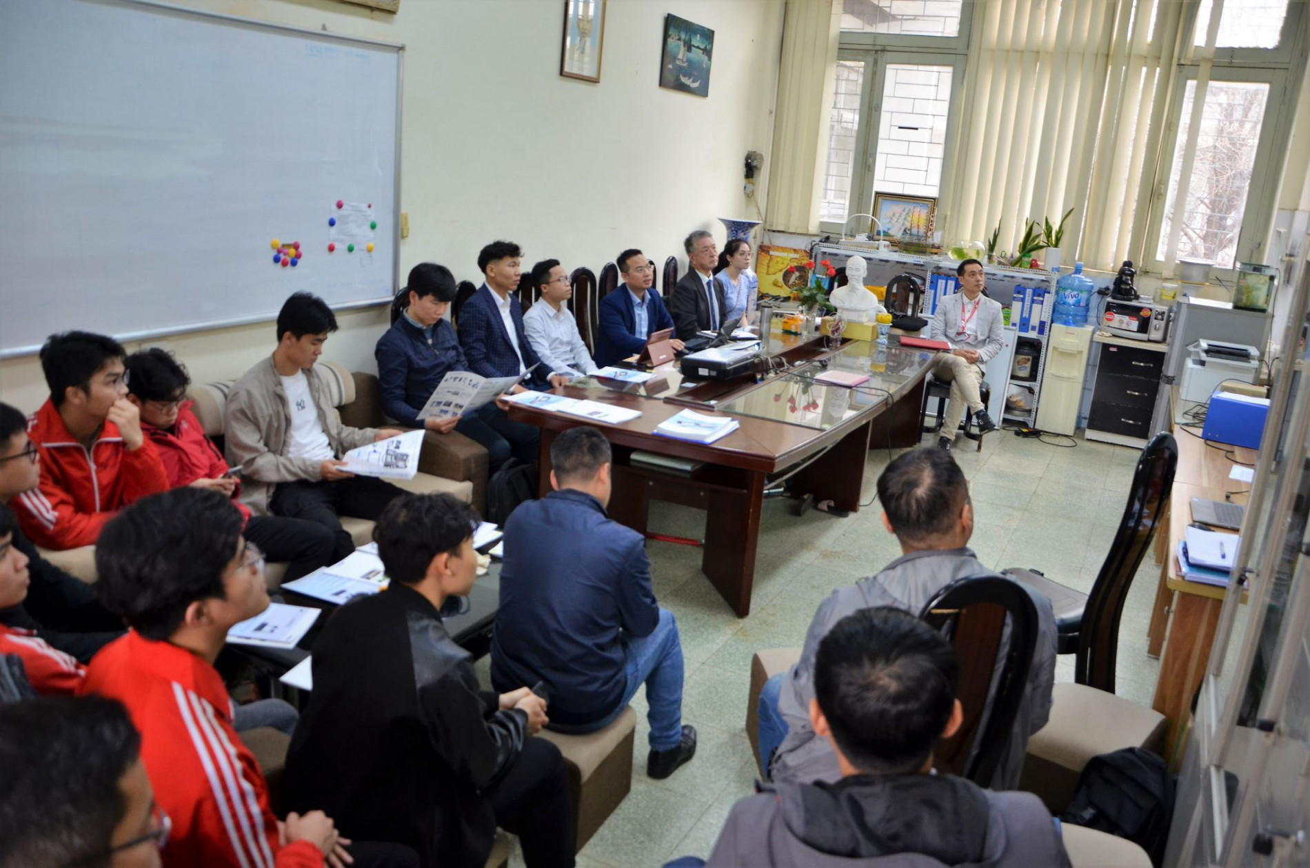 DSC 0406aa 2048x1356