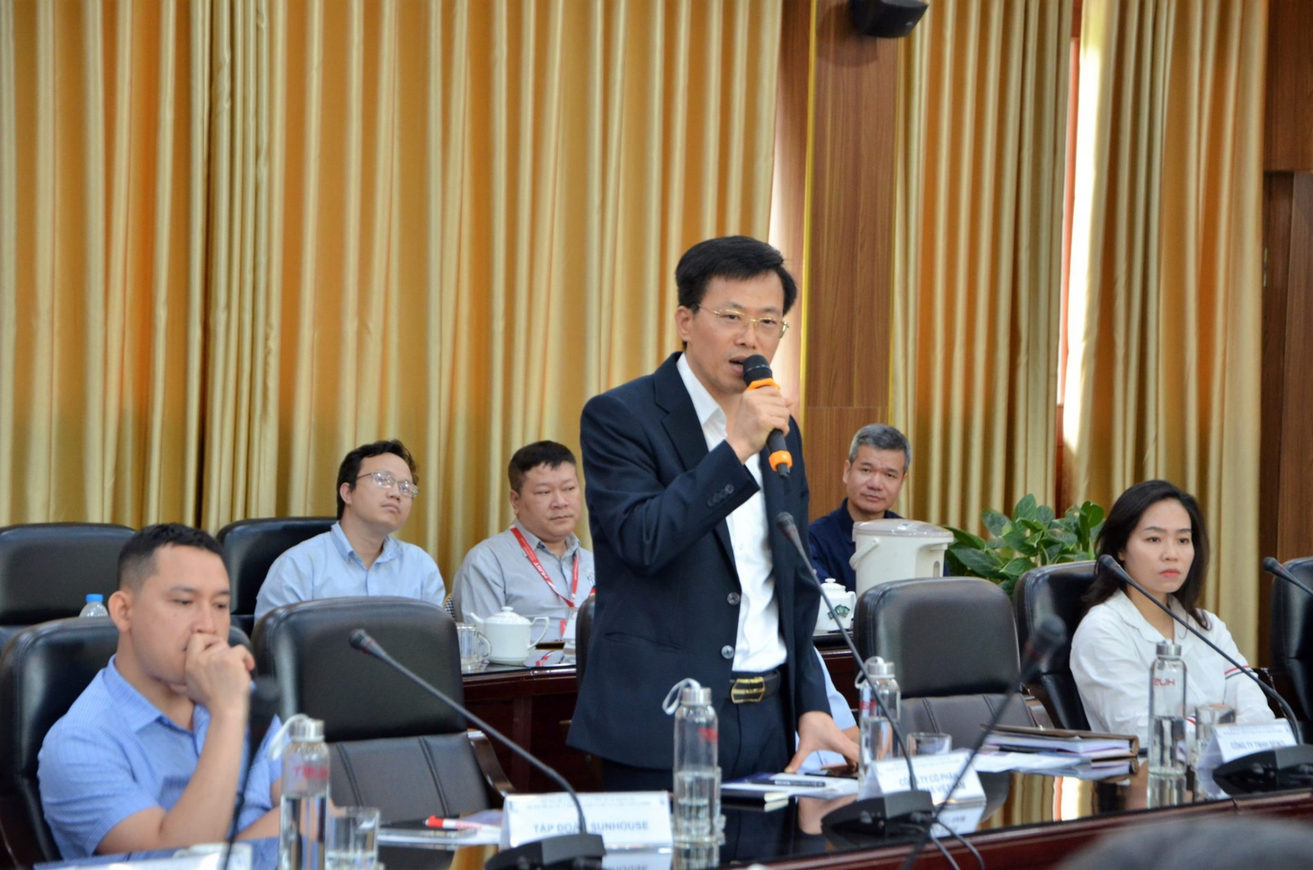 DSC 0407aa 2048x1356