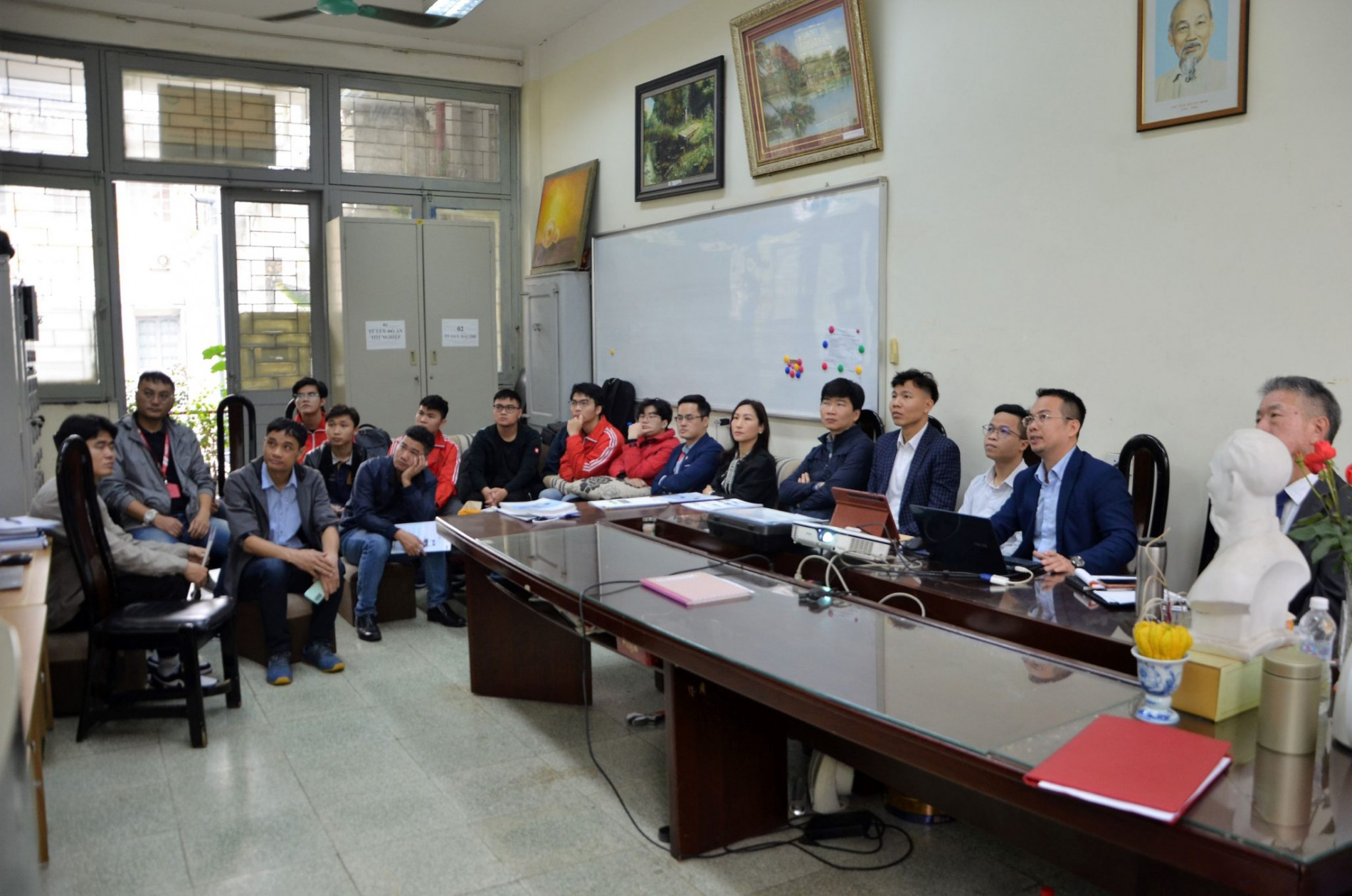 DSC 0414aa 2048x1356