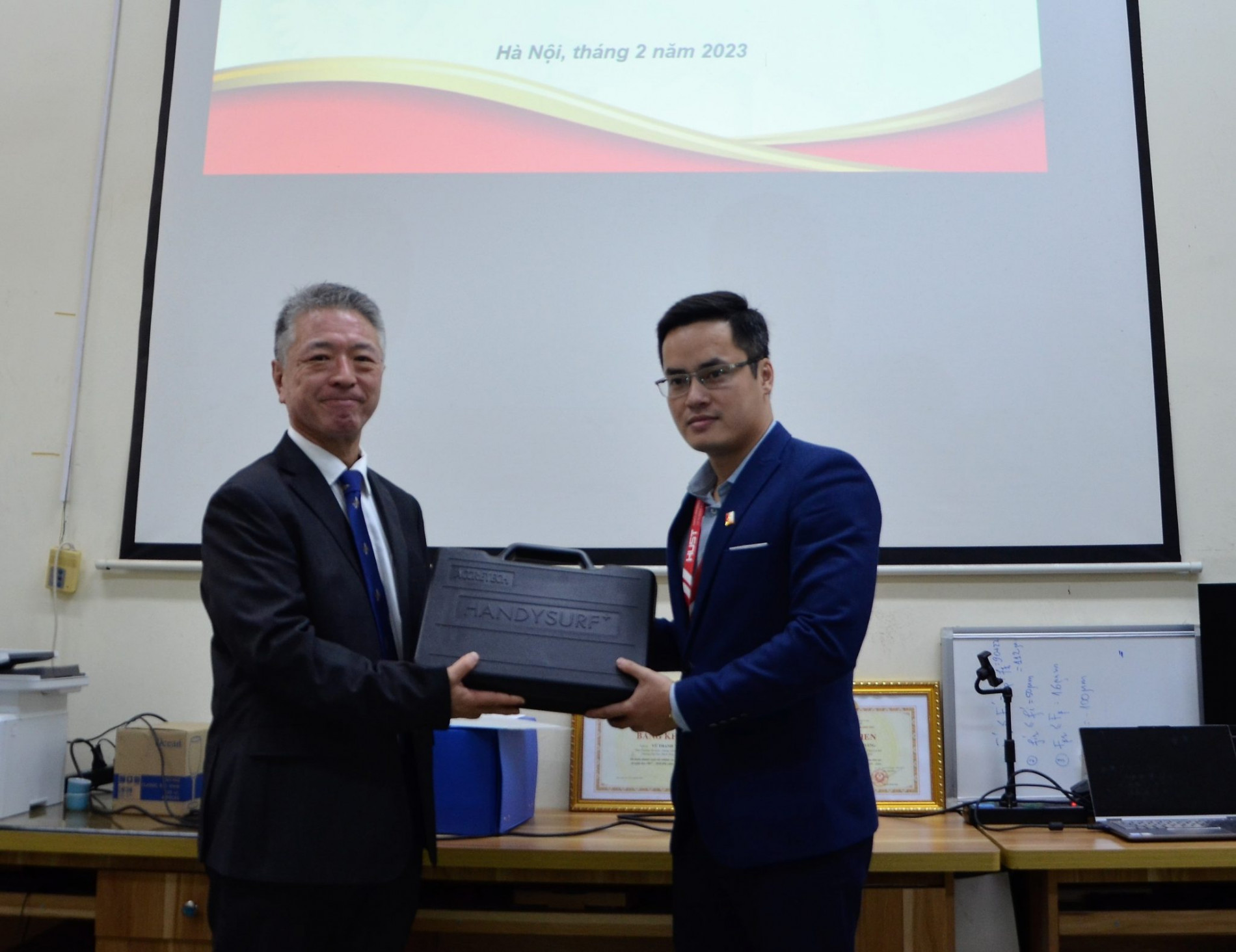 DSC 0439aa 2048x1578