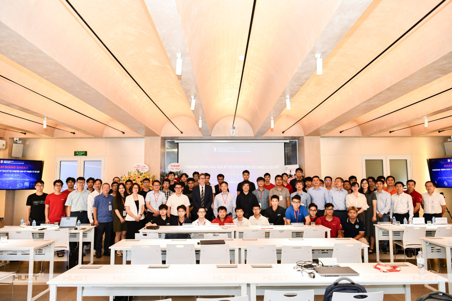 KG O to so 13 1536x1024