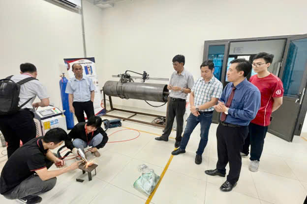 z6597995839751 ebf7a1e54960b9fd20815167a6a57059