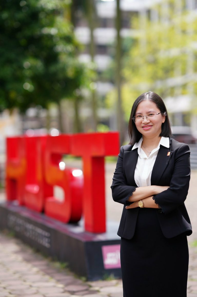 Nguyen Thuy Duong CD 768x1153